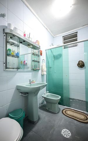 Casa à venda com 250m², 3 quartos e 2 vagasBanheiro