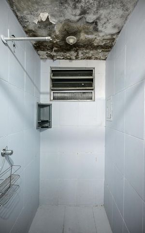 Casa à venda com 250m², 3 quartos e 2 vagasBanheiro Suíte 1