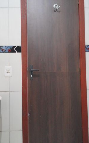 Casa à venda com 80m², 2 quartos e 1 vagaBanheiro 1