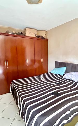 Casa à venda com 260m², 3 quartos e 2 vagas Casa à venda com 260m², 3 quartos e 2 vagasQuarto Suíte