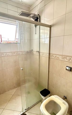Casa à venda com 260m², 3 quartos e 2 vagas Casa à venda com 260m², 3 quartos e 2 vagasBanheiro da Suíte