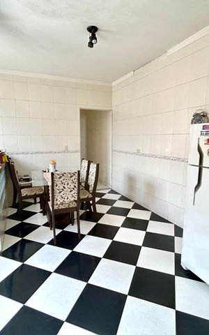 Casa à venda com 260m², 3 quartos e 2 vagas Casa à venda com 260m², 3 quartos e 2 vagasCozinha