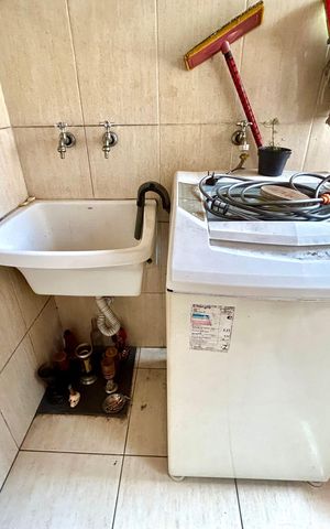 Casa à venda com 260m², 3 quartos e 2 vagas Casa à venda com 260m², 3 quartos e 2 vagasÁrea de Serviço