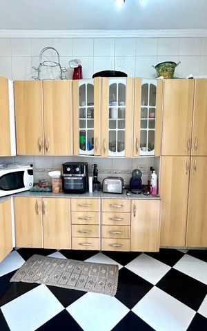 Casa à venda com 260m², 3 quartos e 2 vagas Casa à venda com 260m², 3 quartos e 2 vagasCozinha
