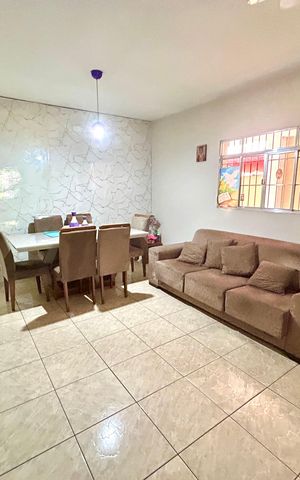 Casa à venda com 260m², 3 quartos e 2 vagas Casa à venda com 260m², 3 quartos e 2 vagasSala