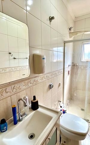 Casa à venda com 260m², 3 quartos e 2 vagas Casa à venda com 260m², 3 quartos e 2 vagasBanheiro 2