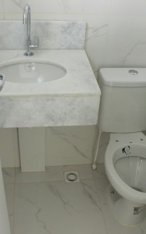 Apartamento para alugar com 52m², 2 quartos e sem vagaBanheiro da Suíte 