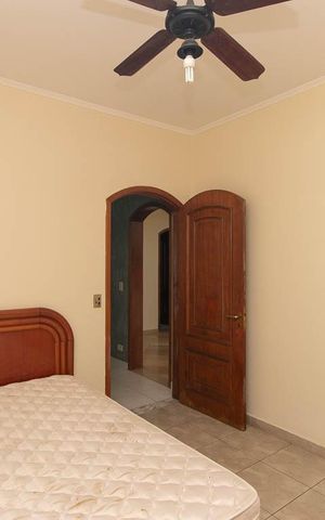 Casa à venda com 560m², 4 quartos e 10 vagas Casa à venda com 560m², 4 quartos e 10 vagasQuarto 3