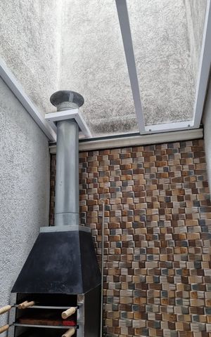 Casa de condomínio à venda com 57m², 2 quartos e 1 vaga Casa de condomínio à venda com 57m², 2 quartos e 1 vagaÁrea de serviço