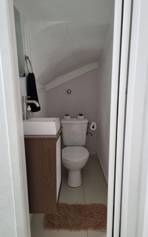 Casa de condomínio à venda com 57m², 2 quartos e 1 vaga Casa de condomínio à venda com 57m², 2 quartos e 1 vagaBanheiro