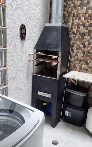 Casa de condomínio à venda com 57m², 2 quartos e 1 vaga Casa de condomínio à venda com 57m², 2 quartos e 1 vagaÁrea de serviço