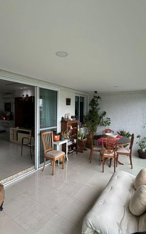 Apartamento à venda com 160m², 4 quartos e 3 vagas