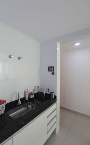 Apartamento à venda com 160m², 3 quartos e 2 vagasCozinha e Área de Serviço