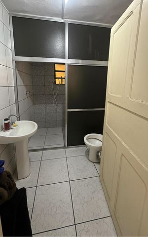 Casa à venda com 220m², 4 quartos e 2 vagas Casa à venda com 220m², 4 quartos e 2 vagasBanheiro