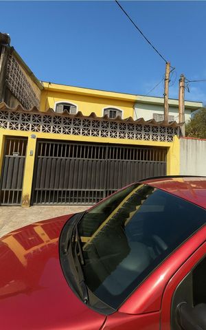 Casa à venda com 220m², 4 quartos e 2 vagas