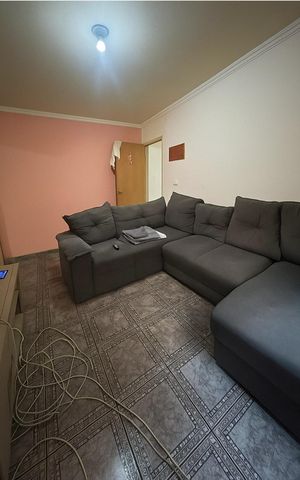 Casa à venda com 220m², 4 quartos e 2 vagas Casa à venda com 220m², 4 quartos e 2 vagasSala