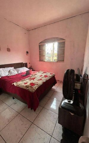 Casa à venda com 220m², 4 quartos e 2 vagas Casa à venda com 220m², 4 quartos e 2 vagasQuarto
