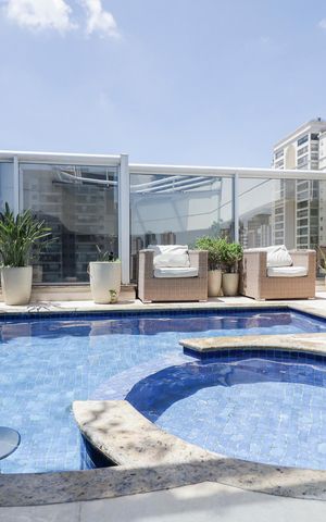 Apartamento à venda com 327m², 4 quartos e 4 vagas Apartamento à venda com 327m², 4 quartos e 4 vagasChurrasqueira/Piscina
