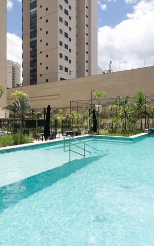 Apartamento à venda com 335m², 4 quartos e 6 vagas Apartamento à venda com 335m², 4 quartos e 6 vagasPiscina