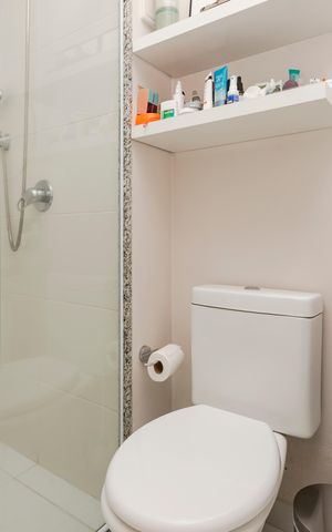 Apartamento à venda com 43m², 1 quarto e 1 vaga Apartamento à venda com 43m², 1 quarto e 1 vagaBanheiro da Suíte