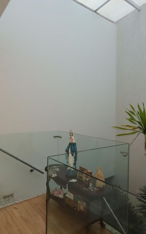 Casa à venda com 184m², 3 quartos e 4 vagasCorredor piso superior