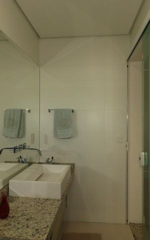 Casa à venda com 184m², 3 quartos e 4 vagasBanheiro da Suíte 1