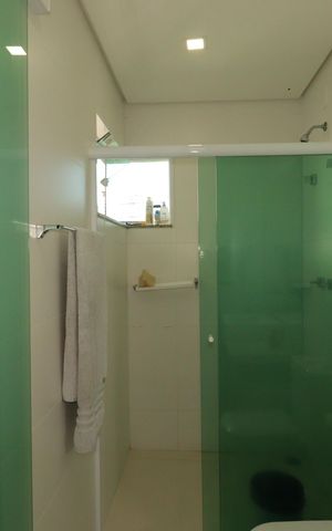 Casa à venda com 184m², 3 quartos e 4 vagasBanheiro da Suíte 1