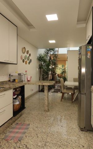 Casa à venda com 184m², 3 quartos e 4 vagasCozinha