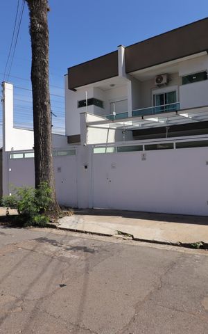Casa à venda com 184m², 3 quartos e 4 vagasFachada
