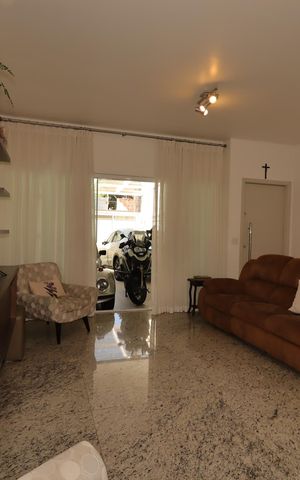 Casa à venda com 184m², 3 quartos e 4 vagasSala