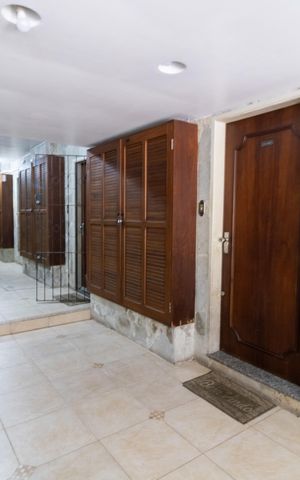 Apartamento à venda com 132m², 2 quartos e 1 vaga Apartamento à venda com 132m², 2 quartos e 1 vagaHall de entrada