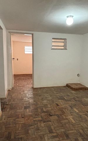 Casa para alugar com 50m², 2 quartos e sem vaga Casa para alugar com 50m², 2 quartos e sem vagaSala