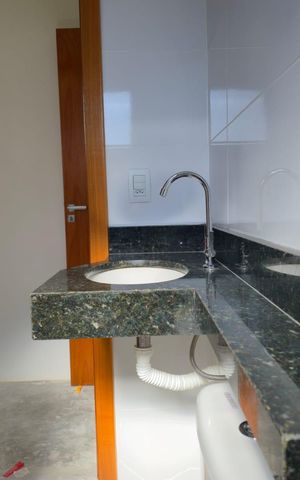 Casa à venda com 160m², 3 quartos e 2 vagas Casa à venda com 160m², 3 quartos e 2 vagasBanheiro da Suíte 2
