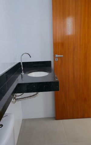 Casa à venda com 160m², 3 quartos e 2 vagas Casa à venda com 160m², 3 quartos e 2 vagasBanheiro da Suíte 01