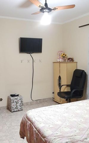Casa à venda com 170m², 3 quartos e 3 vagas Casa à venda com 170m², 3 quartos e 3 vagasQuarto