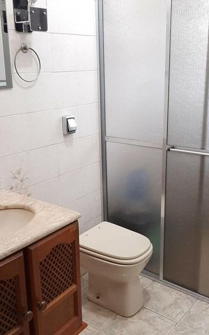Casa à venda com 170m², 3 quartos e 3 vagas Casa à venda com 170m², 3 quartos e 3 vagasBanheiro