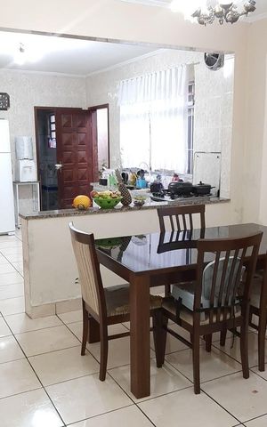 Casa à venda com 170m², 3 quartos e 3 vagas Casa à venda com 170m², 3 quartos e 3 vagasSala