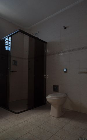 Casa à venda com 225m², 3 quartos e 2 vagasBanheiro 1