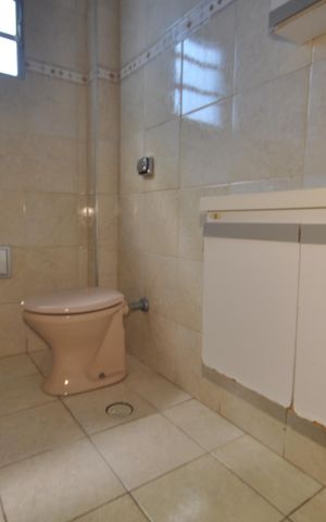 Casa à venda com 225m², 3 quartos e 2 vagasBanheiro 2