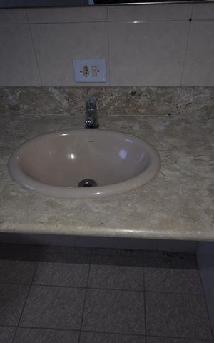 Casa à venda com 225m², 3 quartos e 2 vagasBanheiro 1