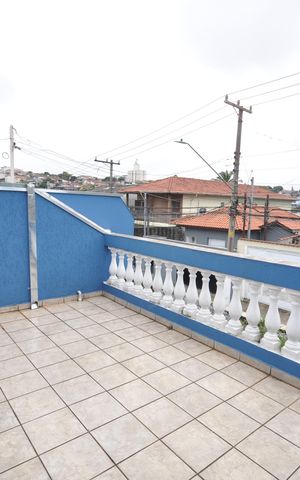 Casa à venda com 225m², 3 quartos e 2 vagasVaranda