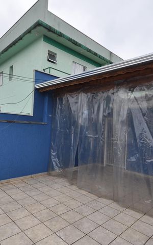 Casa à venda com 225m², 3 quartos e 2 vagasVaranda