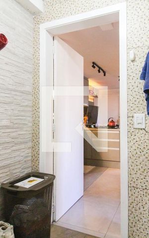 Apartamento à venda com 48m², 2 quartos e 1 vaga Apartamento à venda com 48m², 2 quartos e 1 vagaBanheiro