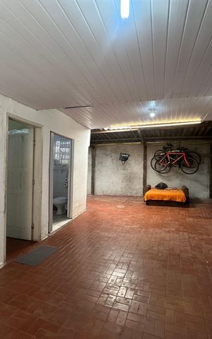 Casa à venda com 300m², 5 quartos e 2 vagas Casa à venda com 300m², 5 quartos e 2 vagasÁrea de Serviço