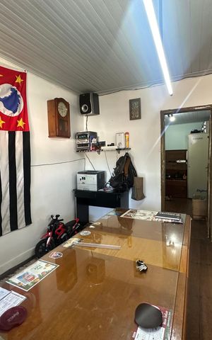 Casa à venda com 300m², 5 quartos e 2 vagas Casa à venda com 300m², 5 quartos e 2 vagasSala