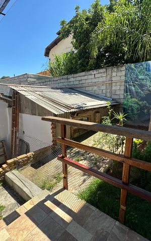 Casa à venda com 300m², 5 quartos e 2 vagas Casa à venda com 300m², 5 quartos e 2 vagasQuintal