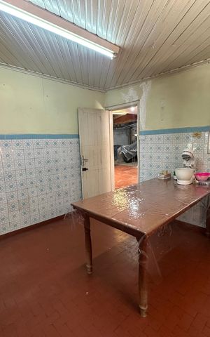 Casa à venda com 300m², 5 quartos e 2 vagas Casa à venda com 300m², 5 quartos e 2 vagasCozinha