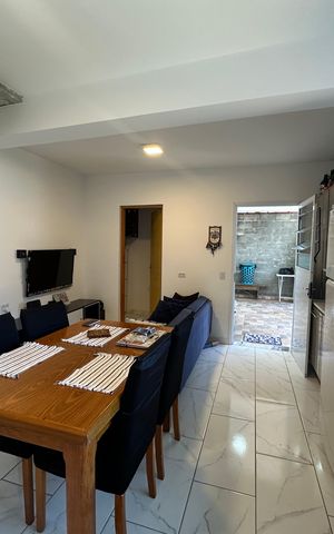 Casa à venda com 300m², 5 quartos e 2 vagas Casa à venda com 300m², 5 quartos e 2 vagasSala/Cozinha