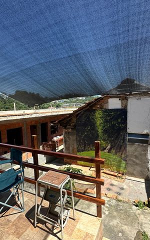 Casa à venda com 300m², 5 quartos e 2 vagas Casa à venda com 300m², 5 quartos e 2 vagasQuintal