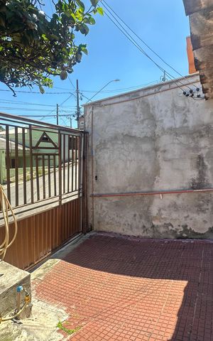 Casa à venda com 300m², 5 quartos e 2 vagas Casa à venda com 300m², 5 quartos e 2 vagasGaragem